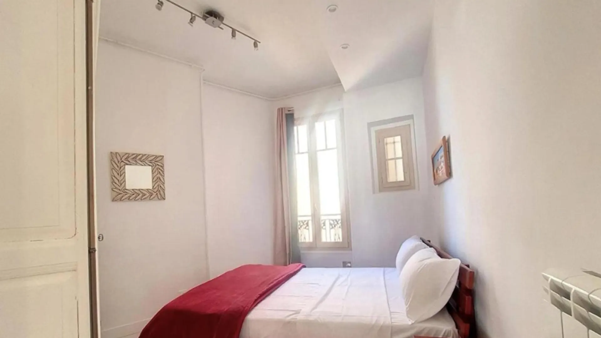 Bright Air-Conditioned Flat In The City Centre Nice Apartment